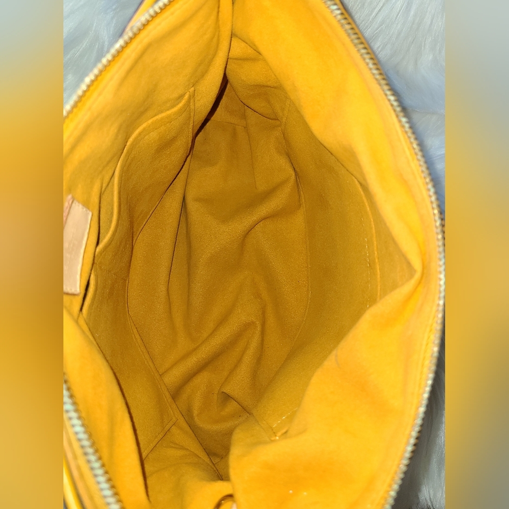 ❌SOLD❌ 💛Louis Vuitton Pallas MM💛 - Picture 11 of 16